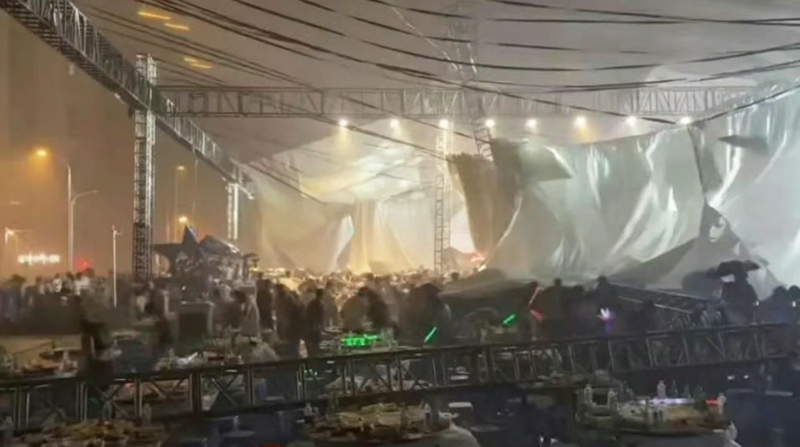 啤酒節現場發生桁架倒塌事故1